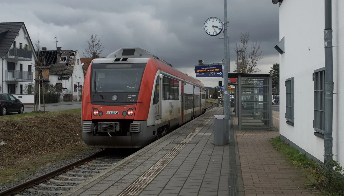 Pfungstadt Hauptbahnhof | © Phil Richards (CC-BY-SA 2.0 Wikimedia Commons from Flickr)