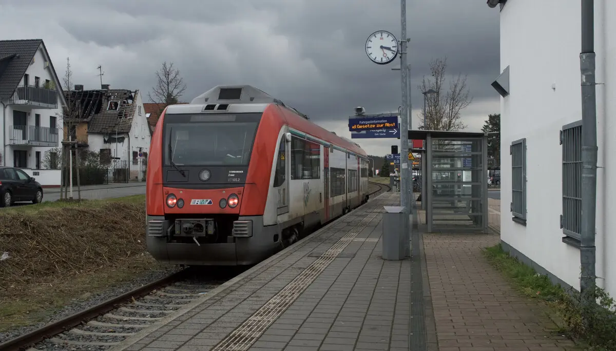 Pfungstadt Hauptbahnhof | © Phil Richards (CC-BY-SA 2.0 Wikimedia Commons from Flickr)