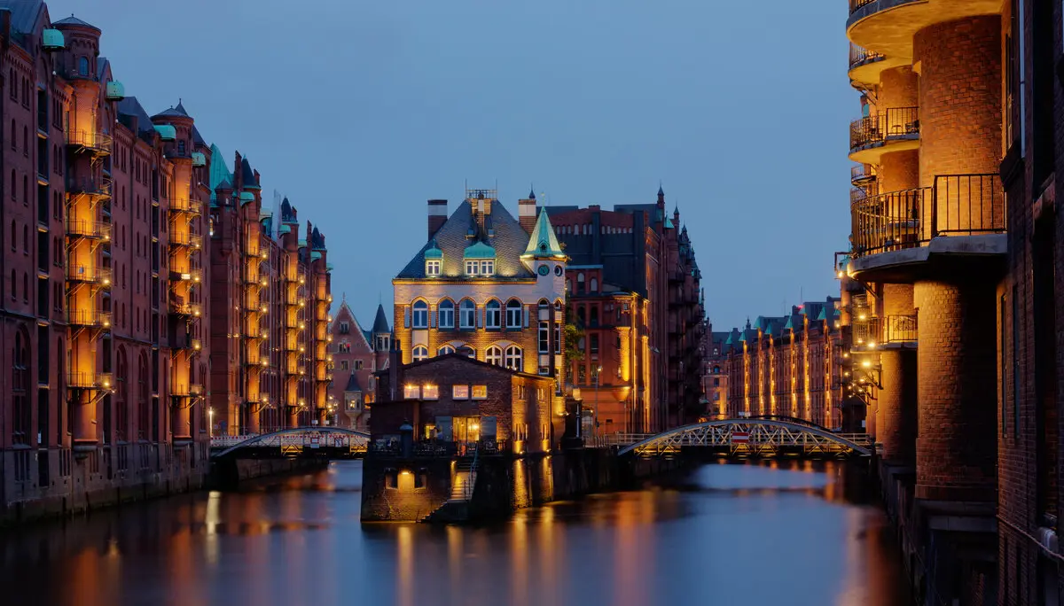 Hamburg, Speicherstadt, Wasserschloss | © Dietmar Rabich, Wikimedia Commons, CC-BY-SA-4.0