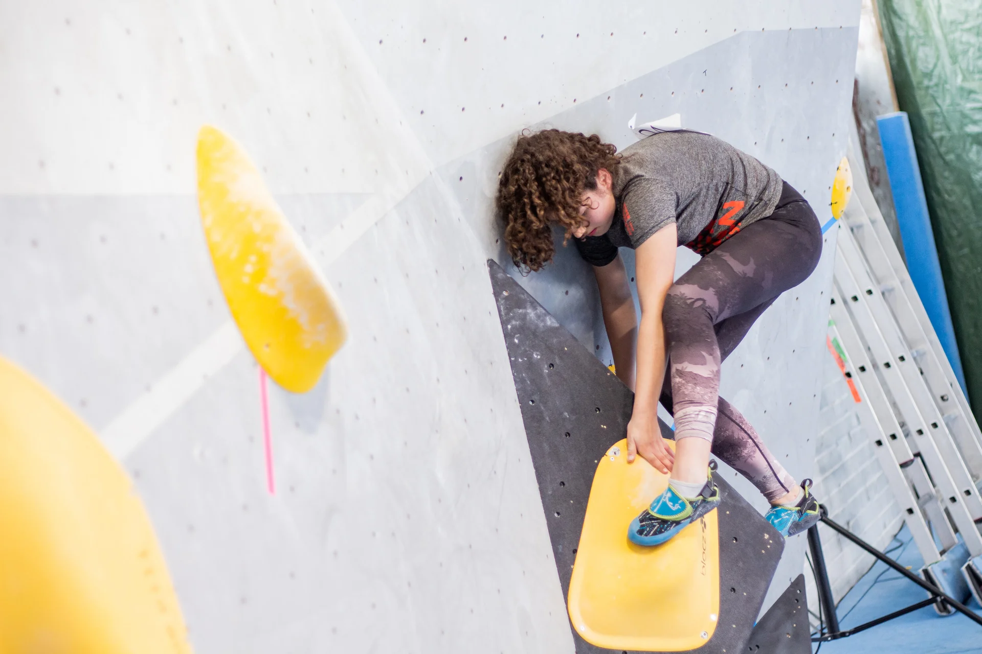 Landesmeisterschaft_Bouldern_Berlin_Sachsen_2022_Finale_Jugend_BC | © Kilian Dorner