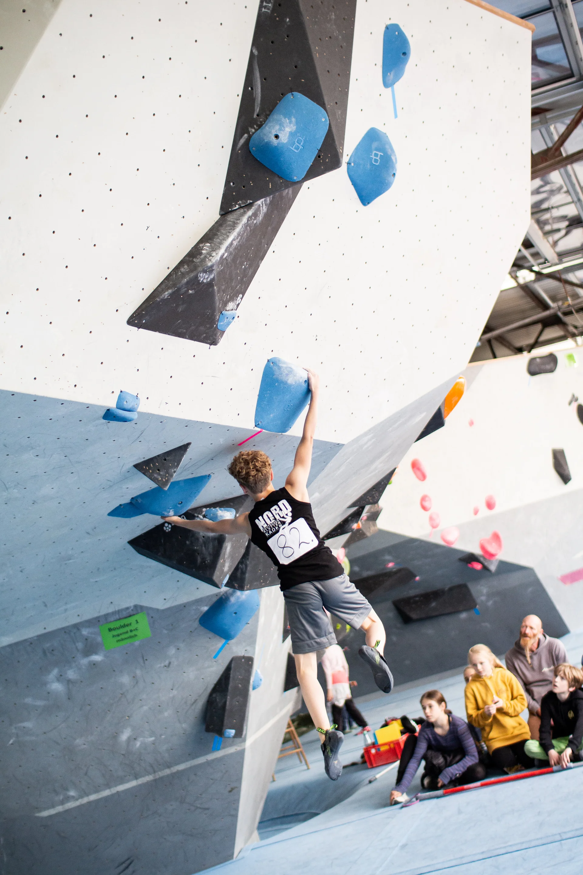 Landesmeisterschaft_Bouldern_Berlin_Sachsen_2022_Finale_Jugend_BC | © Kilian Dorner