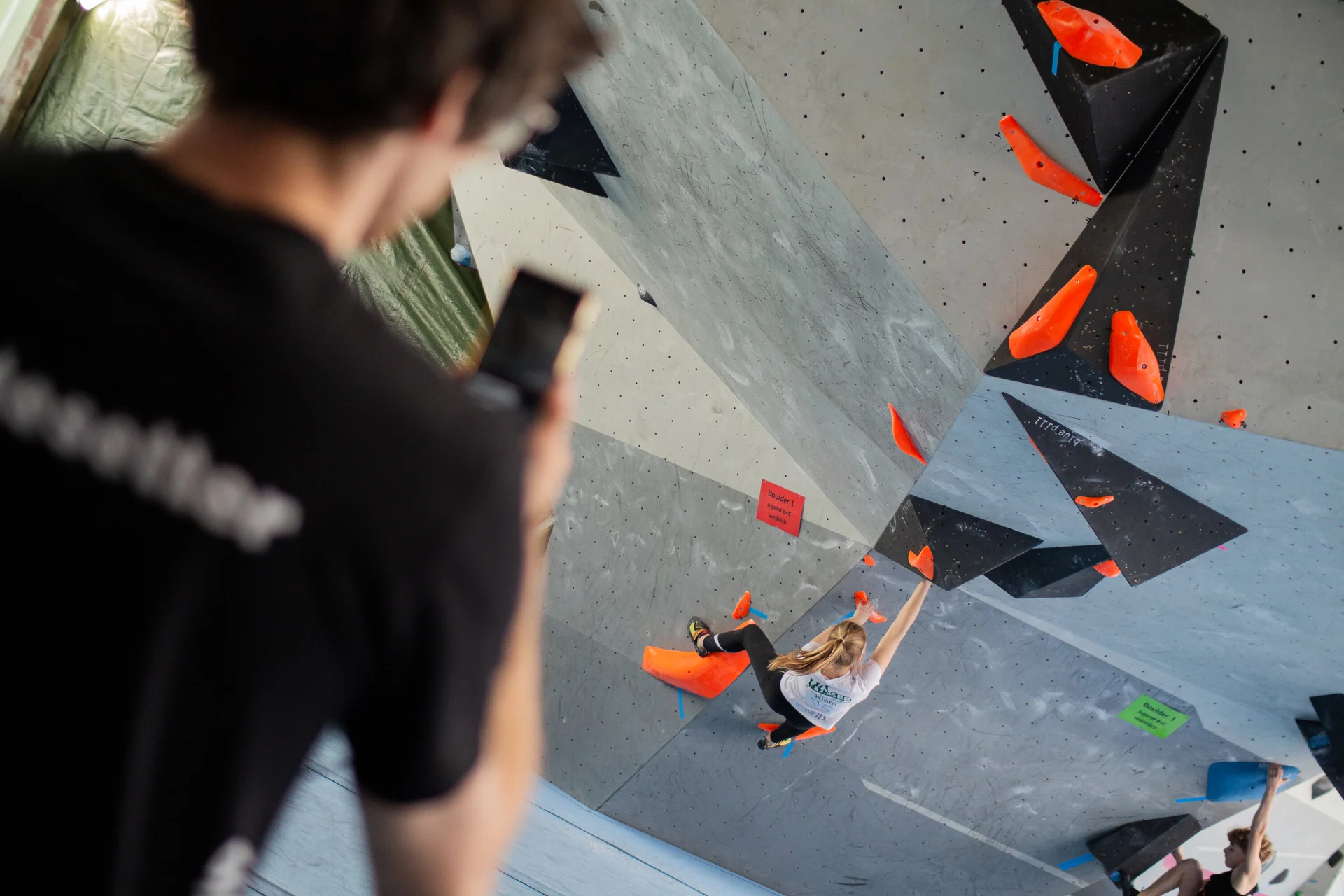 Landesmeisterschaft_Bouldern_Berlin_Sachsen_2022_Finale_Jugend_BC | © Kilian Dorner