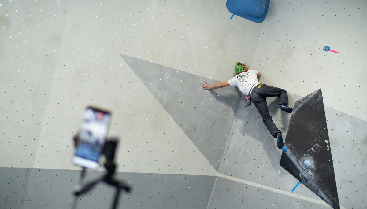 Landesmeisterschaft_Bouldern_Berlin_Sachsen_2022_Finale_Jugend_BC | © Kilian Dorner