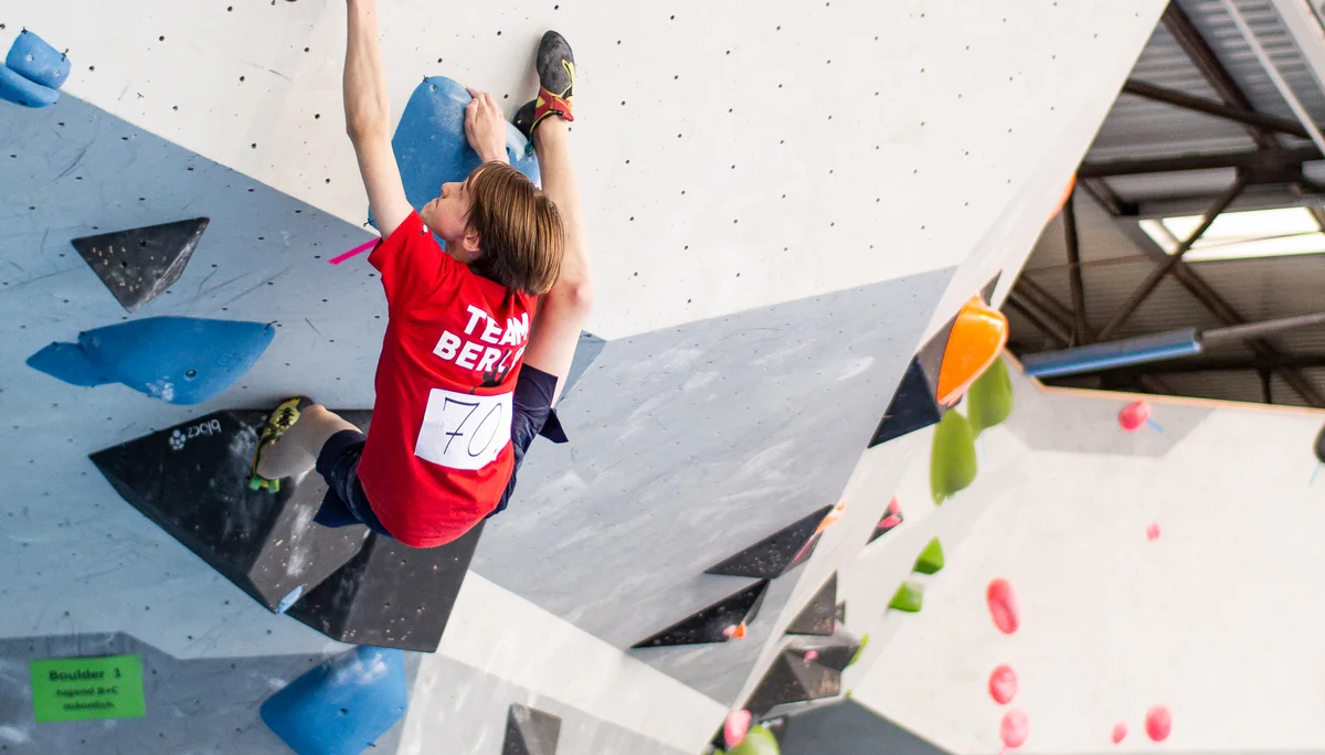 Landesmeisterschaft_Bouldern_Berlin_Sachsen_2022_Finale_Jugend_BC | © Kilian Dorner