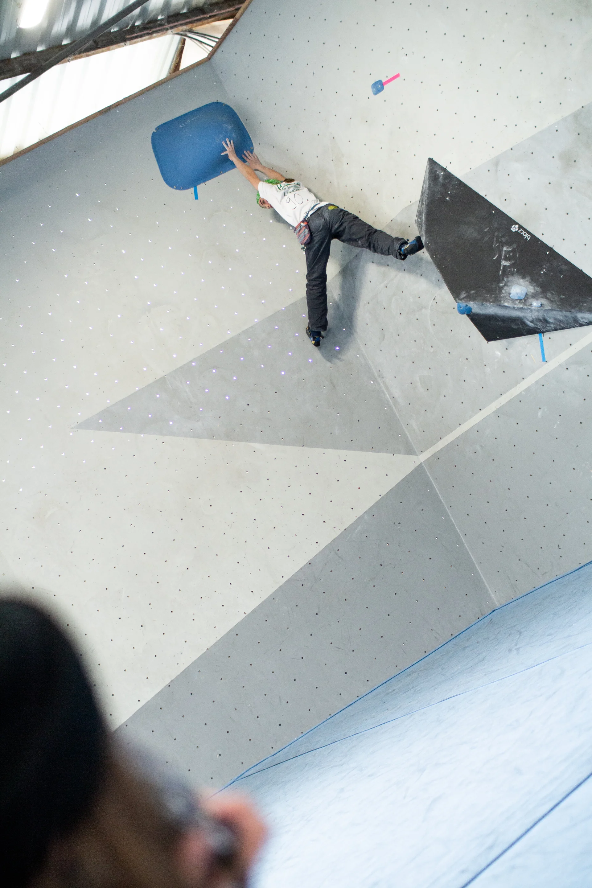 Landesmeisterschaft_Bouldern_Berlin_Sachsen_2022_Finale_Jugend_BC | © Kilian Dorner