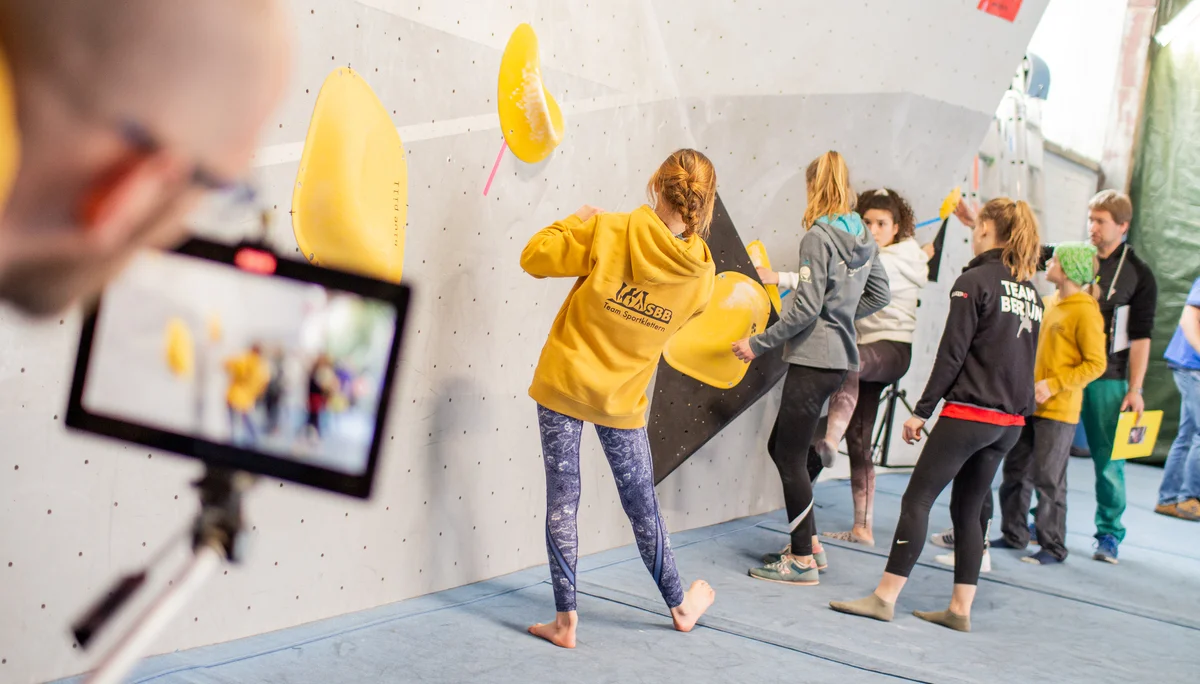 Landesmeisterschaft_Bouldern_Berlin_Sachsen_2022_Finale_Jugend_BC | © Kilian Dorner