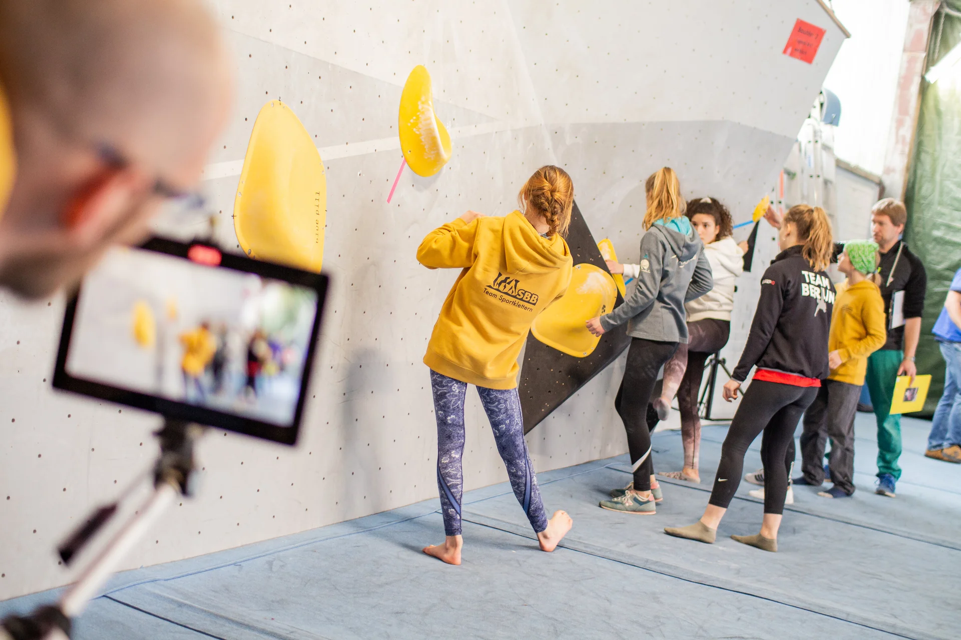 Landesmeisterschaft_Bouldern_Berlin_Sachsen_2022_Finale_Jugend_BC | © Kilian Dorner