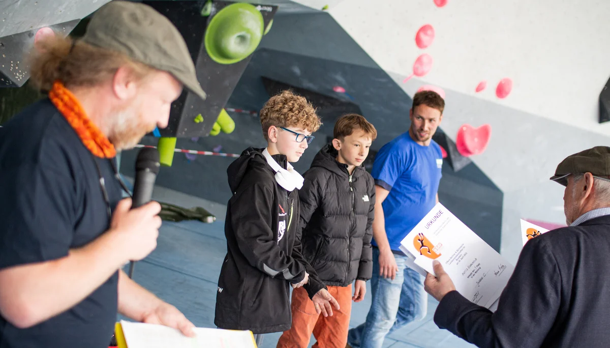 Landesmeisterschaft_Bouldern_Berlin_Sachsen_2022_Finale_Jugend_BC | © Kilian Dorner