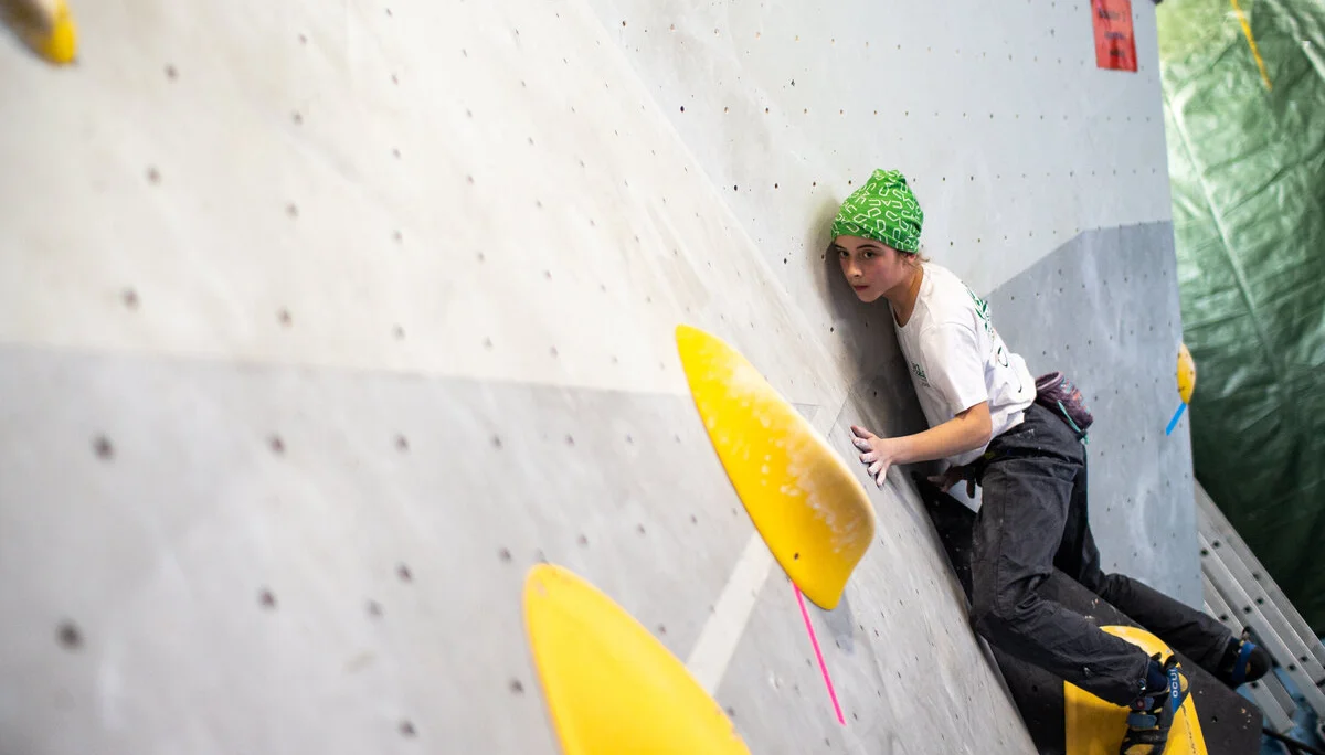 Landesmeisterschaft_Bouldern_Berlin_Sachsen_2022_Finale_Jugend_BC | © Kilian Dorner