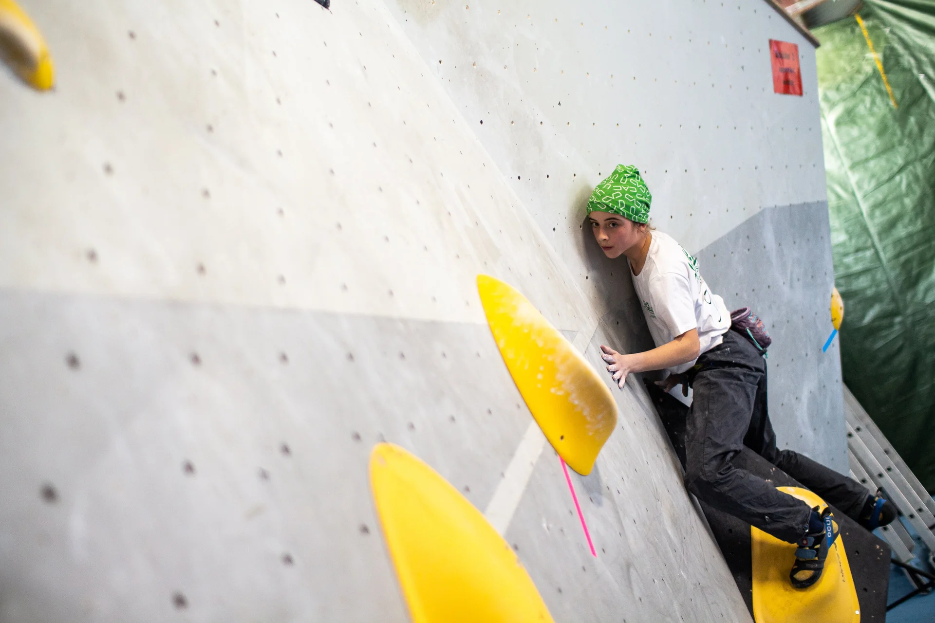 Landesmeisterschaft_Bouldern_Berlin_Sachsen_2022_Finale_Jugend_BC | © Kilian Dorner