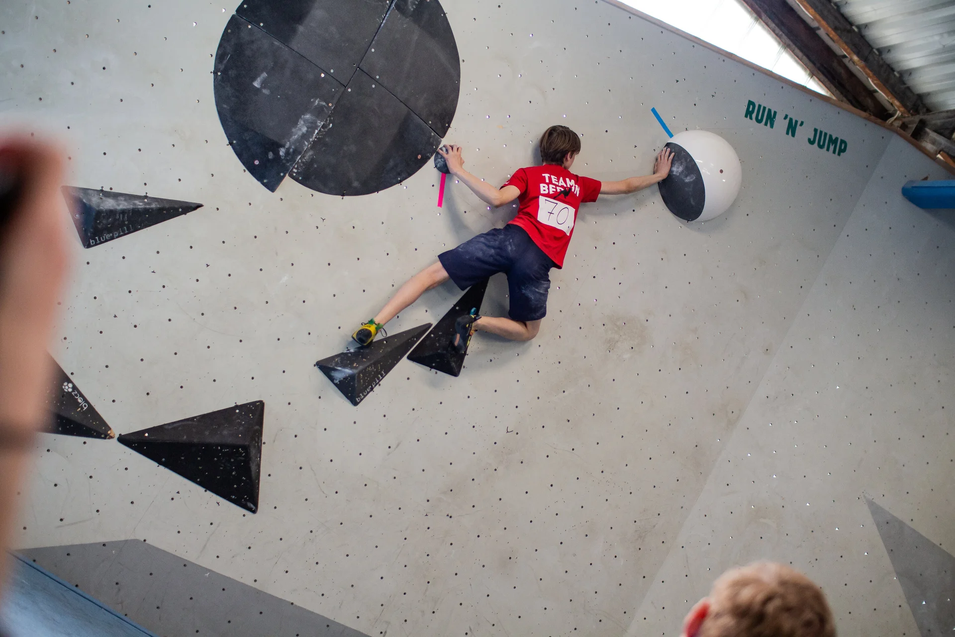Landesmeisterschaft_Bouldern_Berlin_Sachsen_2022_Finale_Jugend_BC | © Kilian Dorner