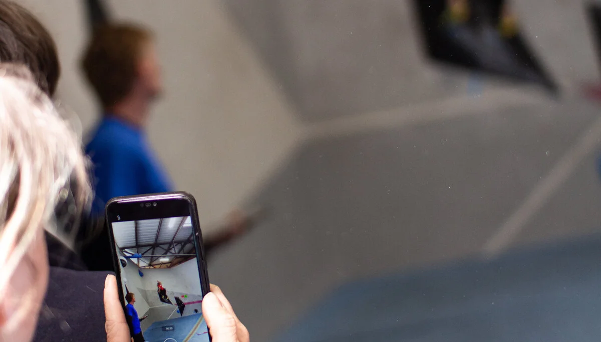 Landesmeisterschaft_Bouldern_Berlin_Sachsen_2022_Finale_Jugend_BC | © Kilian Dorner