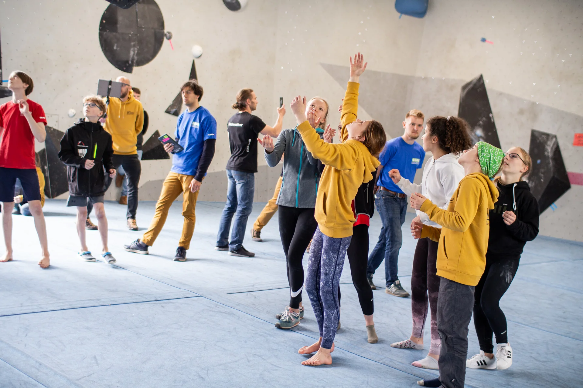 Landesmeisterschaft_Bouldern_Berlin_Sachsen_2022_Finale_Jugend_BC | © Kilian Dorner
