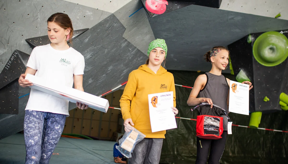Landesmeisterschaft_Bouldern_Berlin_Sachsen_2022_Finale_Jugend_BC | © Kilian Dorner