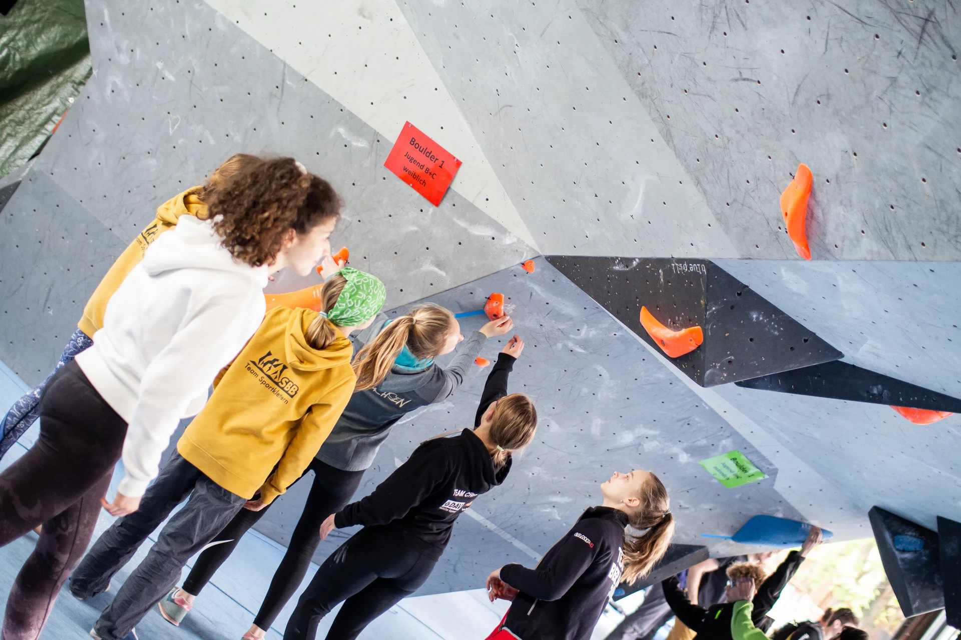 Landesmeisterschaft_Bouldern_Berlin_Sachsen_2022_Finale_Jugend_BC | © Kilian Dorner