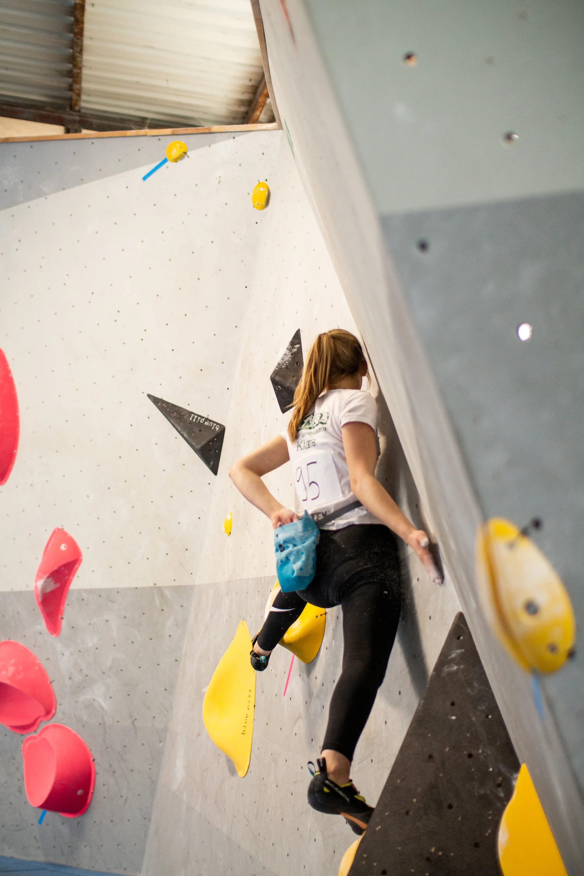 Landesmeisterschaft_Bouldern_Berlin_Sachsen_2022_Finale_Jugend_BC | © Kilian Dorner