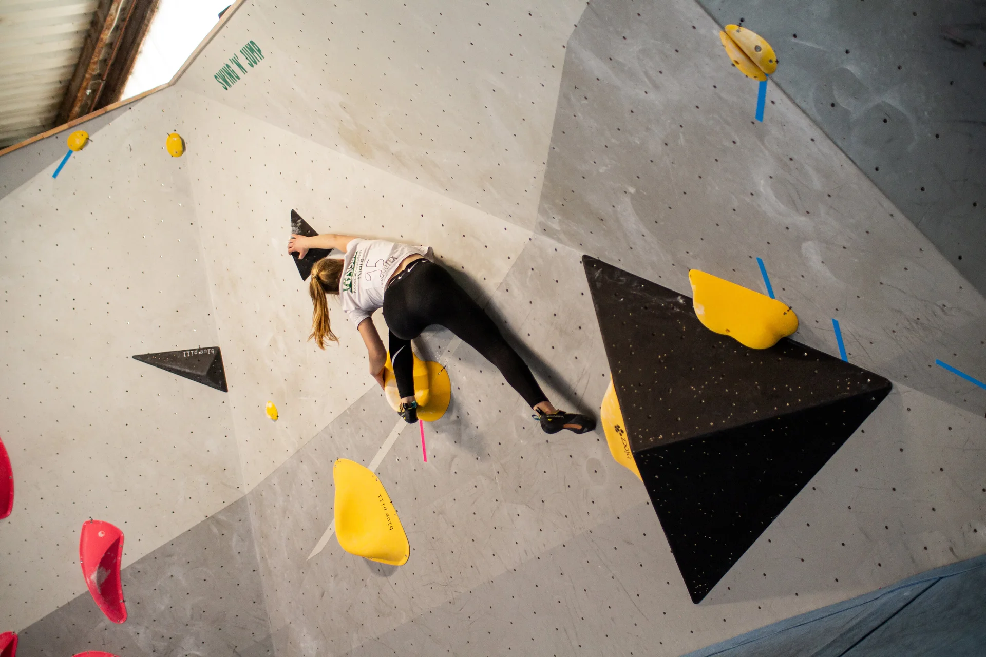 Landesmeisterschaft_Bouldern_Berlin_Sachsen_2022_Finale_Jugend_BC | © Kilian Dorner