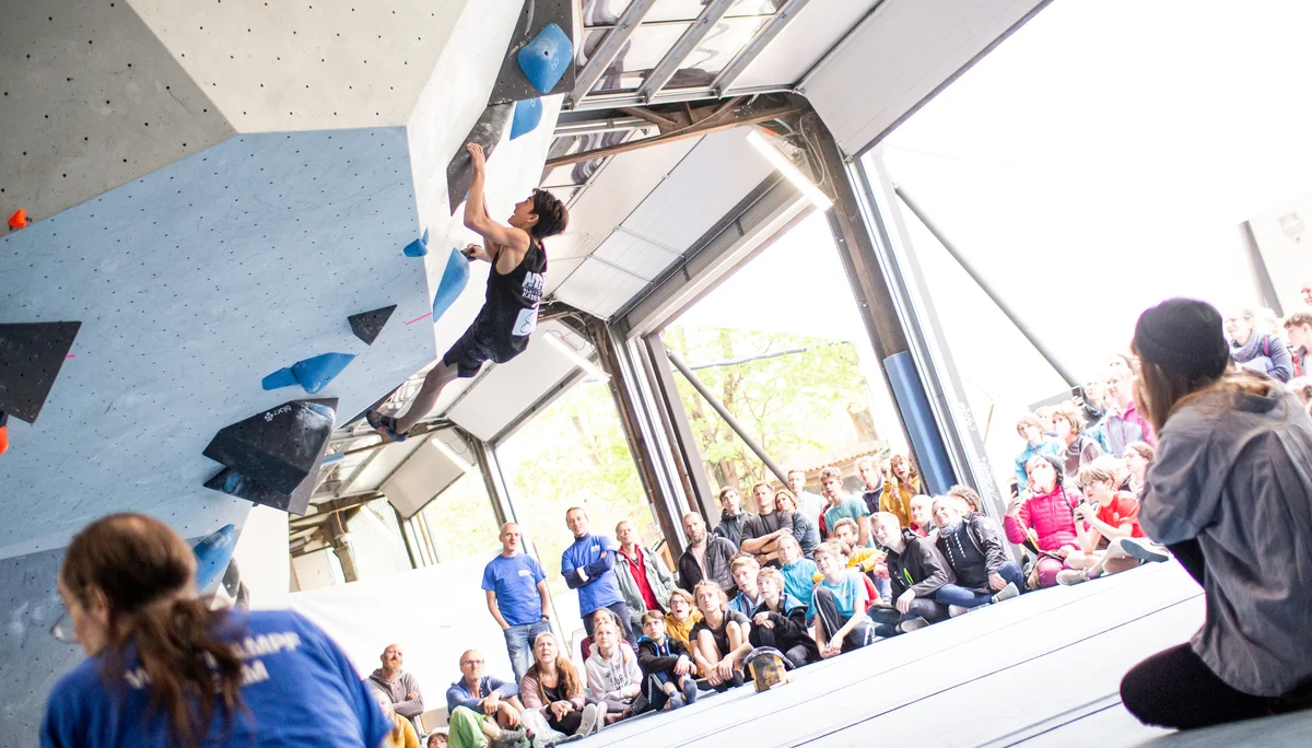 Landesmeisterschaft_Bouldern_Berlin_Sachsen_2022_Finale_Jugend_BC | © Kilian Dorner