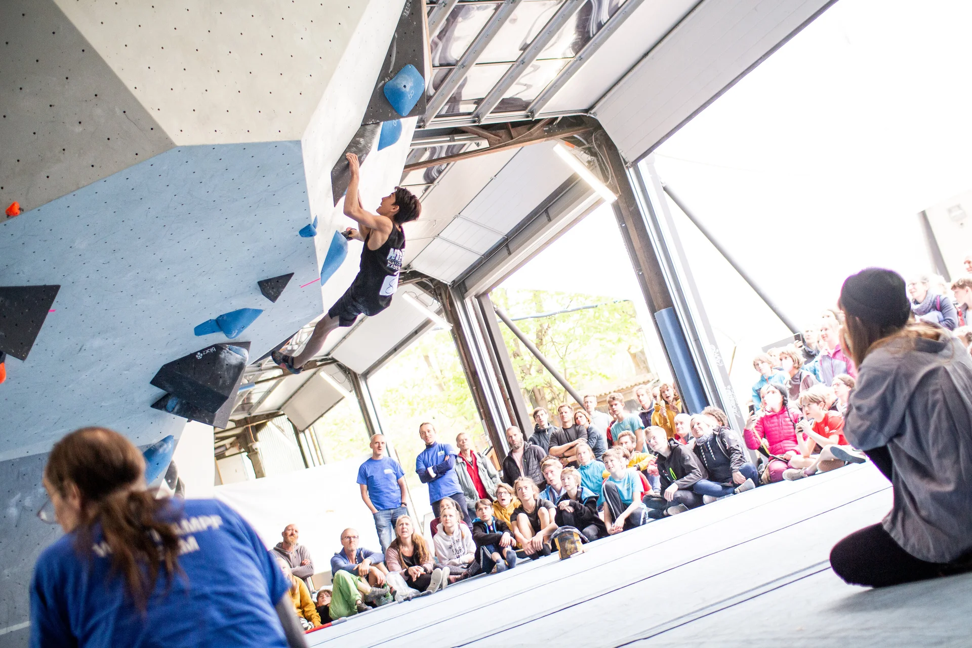 Landesmeisterschaft_Bouldern_Berlin_Sachsen_2022_Finale_Jugend_BC | © Kilian Dorner