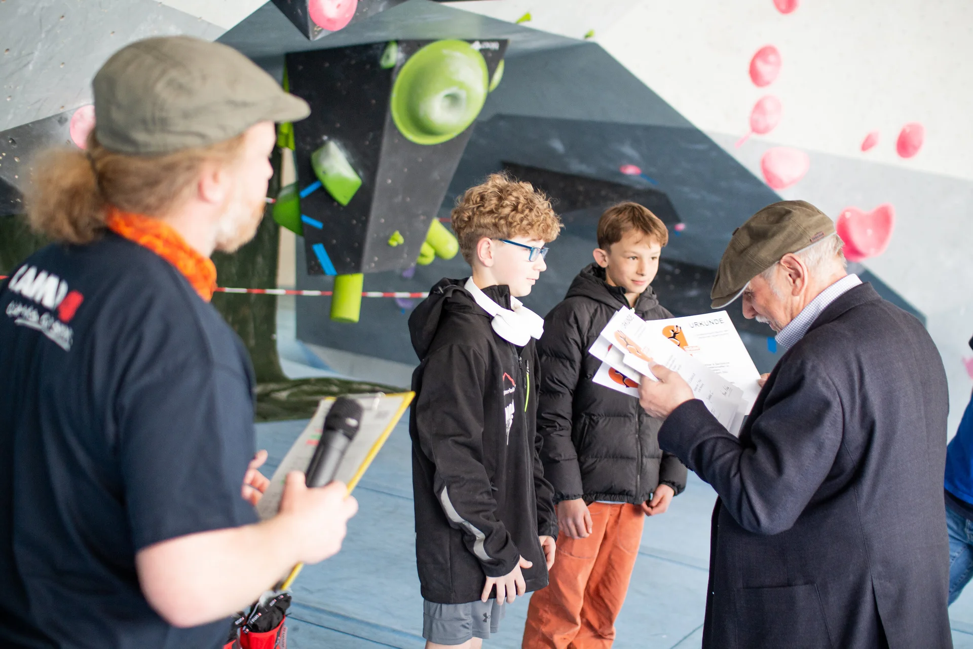 Landesmeisterschaft_Bouldern_Berlin_Sachsen_2022_Finale_Jugend_BC | © Kilian Dorner