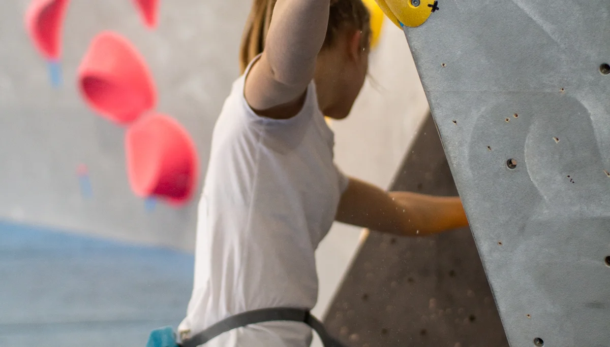 Landesmeisterschaft_Bouldern_Berlin_Sachsen_2022_Finale_Jugend_BC | © Kilian Dorner