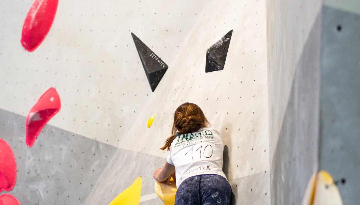 Landesmeisterschaft_Bouldern_Berlin_Sachsen_2022_Finale_Jugend_BC | © Kilian Dorner