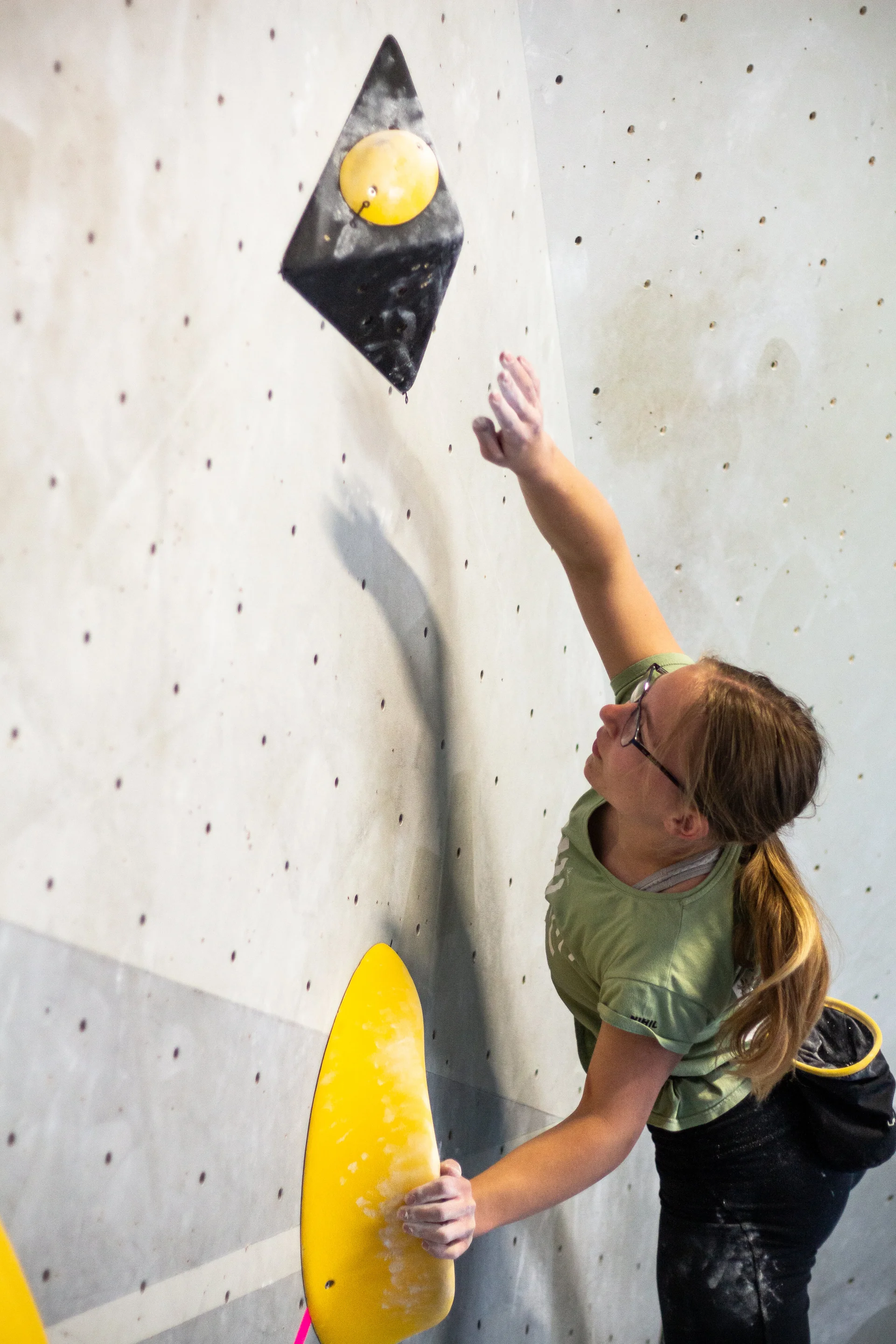Landesmeisterschaft_Bouldern_Berlin_Sachsen_2022_Finale_Jugend_BC | © Kilian Dorner