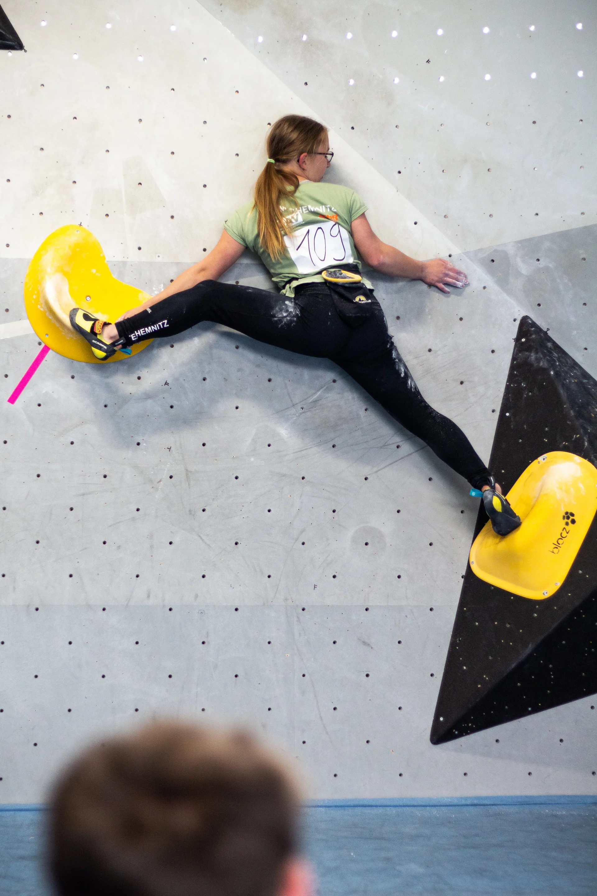 Landesmeisterschaft_Bouldern_Berlin_Sachsen_2022_Finale_Jugend_BC | © Kilian Dorner
