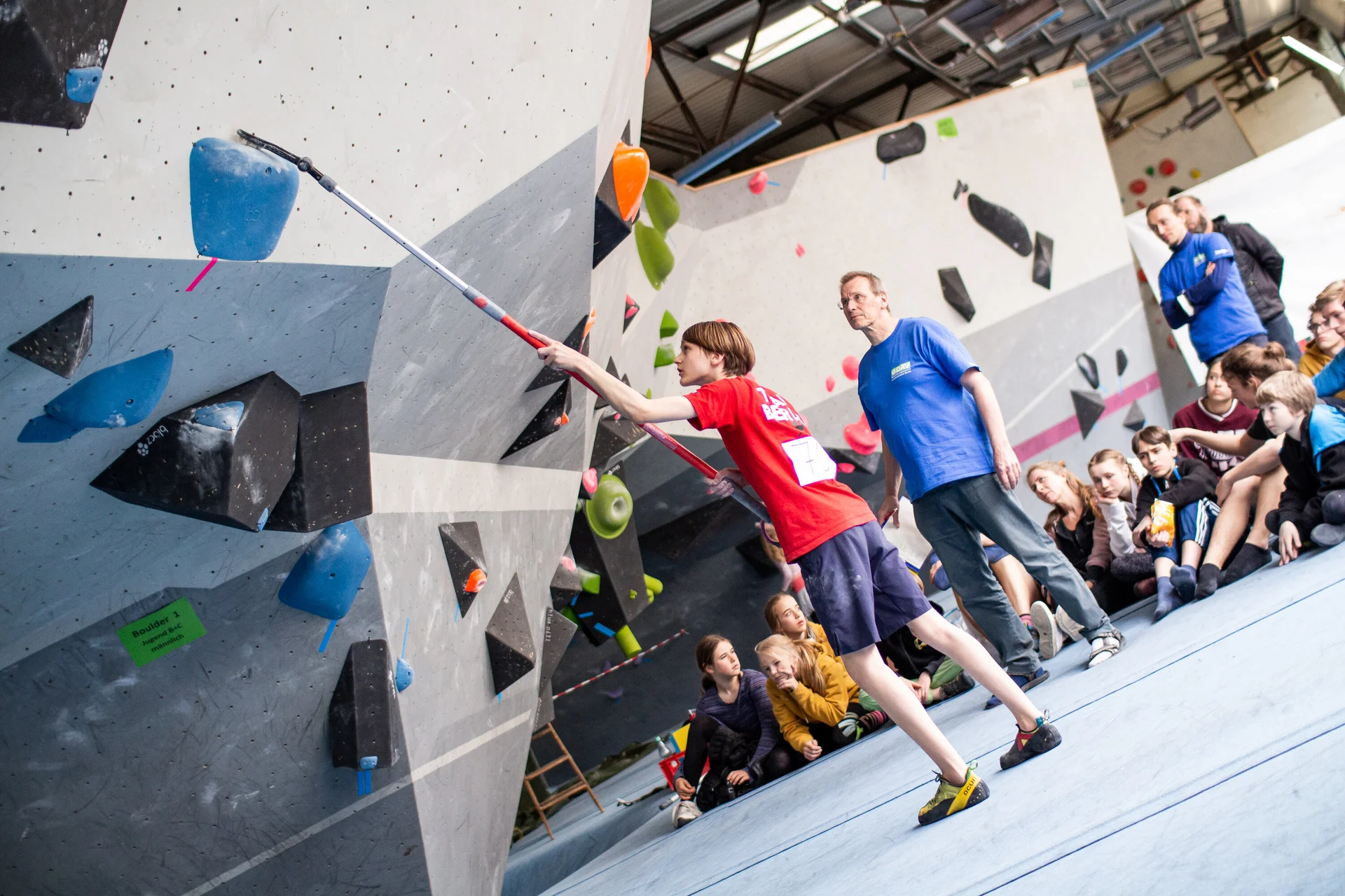 Landesmeisterschaft_Bouldern_Berlin_Sachsen_2022_Finale_Jugend_BC | © Kilian Dorner