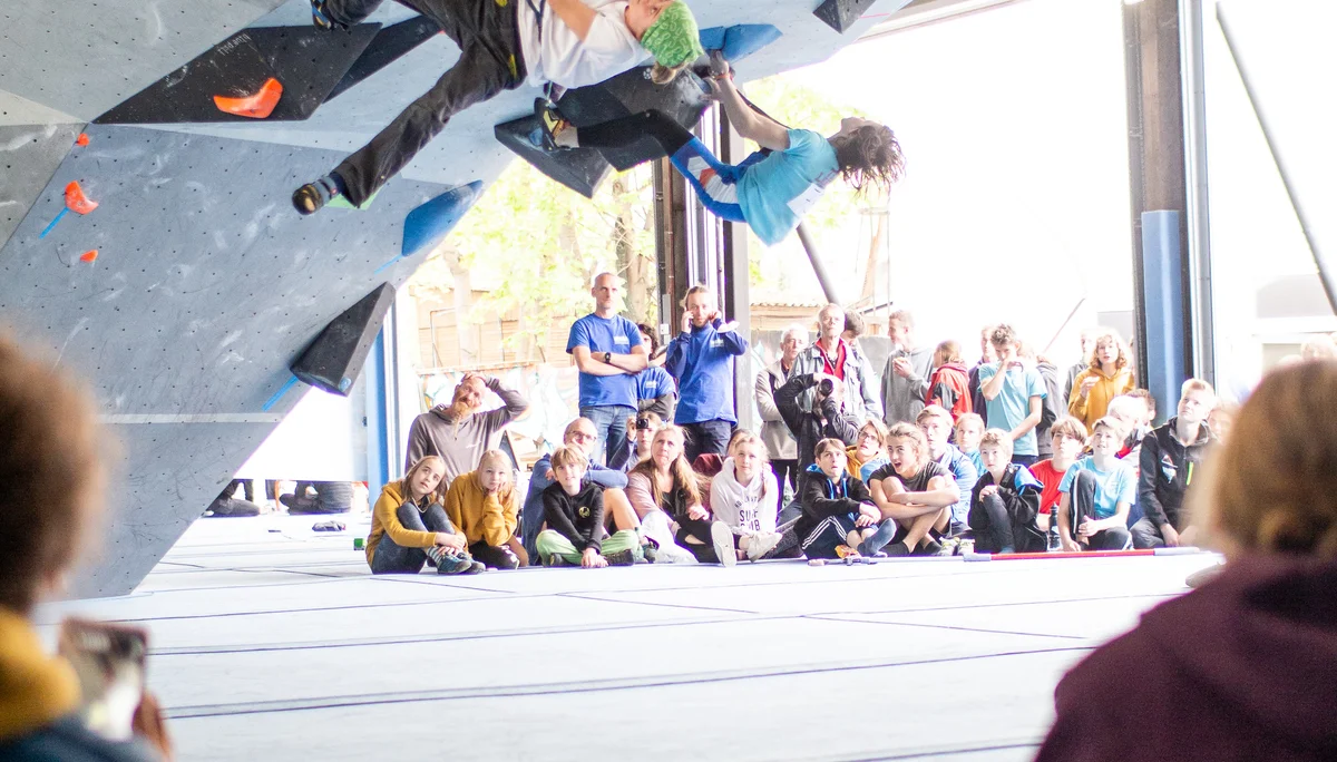 Landesmeisterschaft_Bouldern_Berlin_Sachsen_2022_Finale_Jugend_BC | © Kilian Dorner
