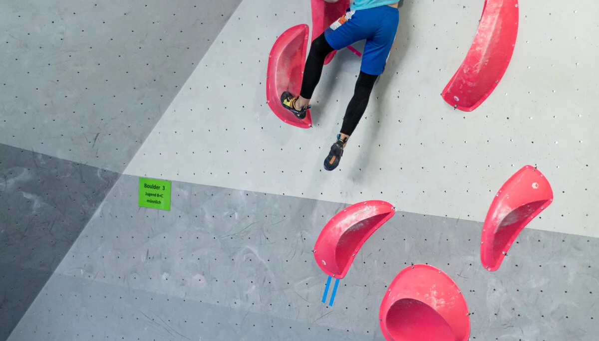 Landesmeisterschaft_Bouldern_Berlin_Sachsen_2022_Finale_Jugend_BC | © Kilian Dorner