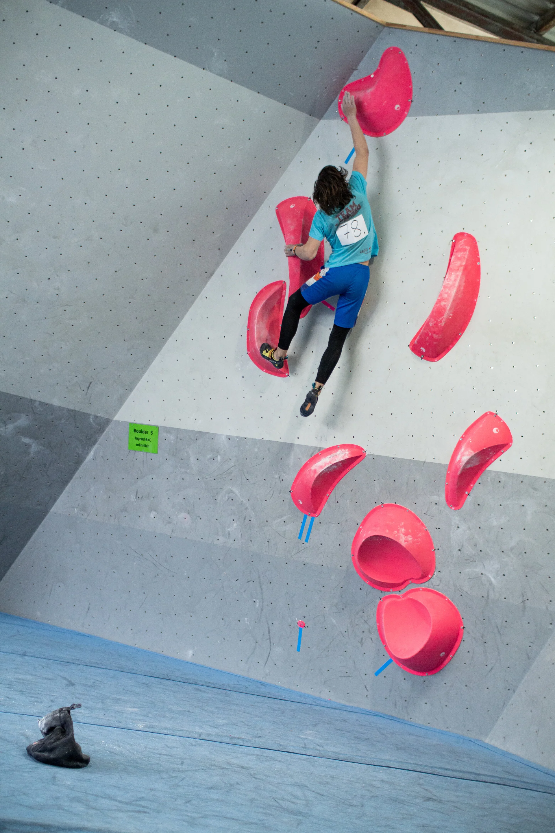 Landesmeisterschaft_Bouldern_Berlin_Sachsen_2022_Finale_Jugend_BC | © Kilian Dorner
