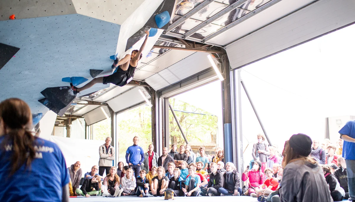 Landesmeisterschaft_Bouldern_Berlin_Sachsen_2022_Finale_Jugend_BC | © Kilian Dorner