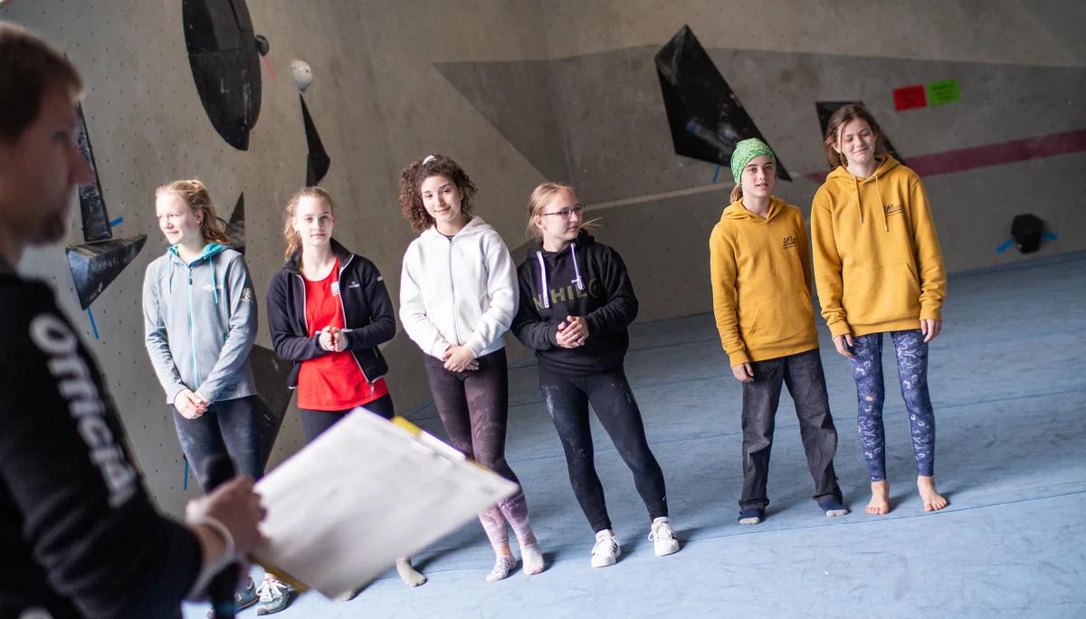 Landesmeisterschaft_Bouldern_Berlin_Sachsen_2022_Finale_Jugend_BC | © Kilian Dorner