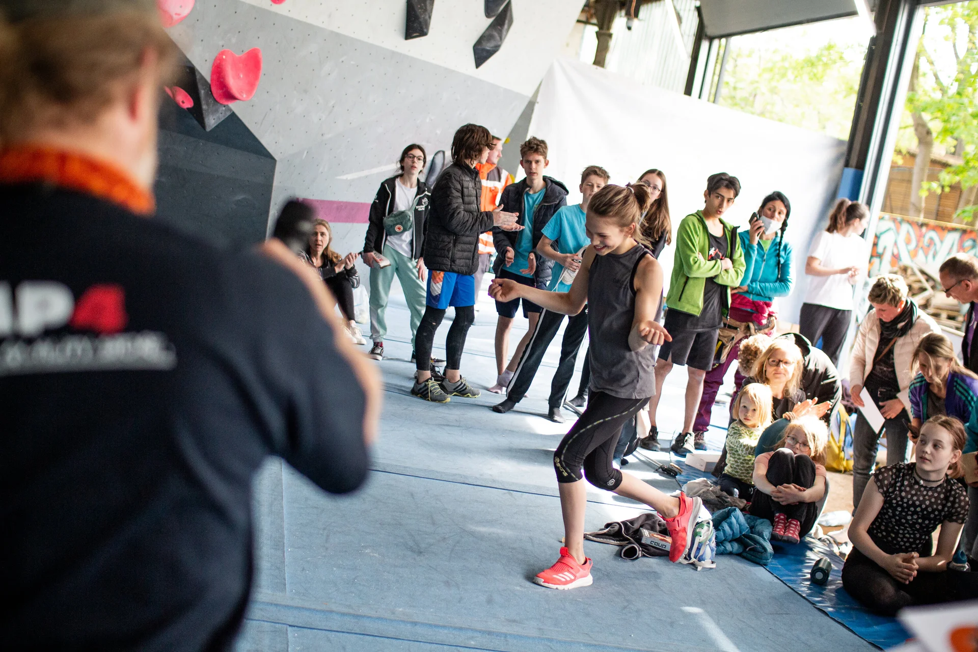 Landesmeisterschaft_Bouldern_Berlin_Sachsen_2022_Finale_Jugend_BC | © Kilian Dorner