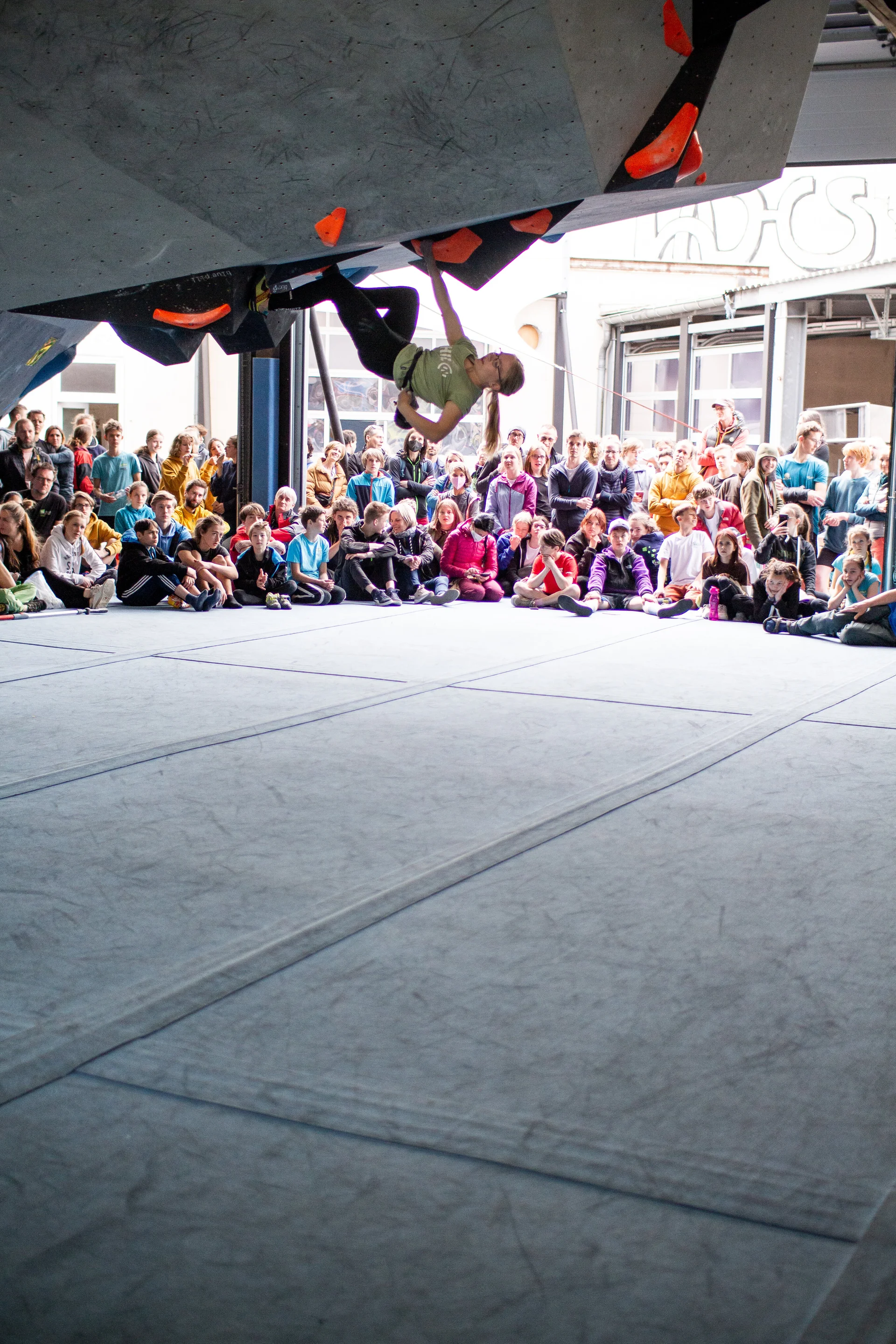 Landesmeisterschaft_Bouldern_Berlin_Sachsen_2022_Finale_Jugend_BC | © Kilian Dorner