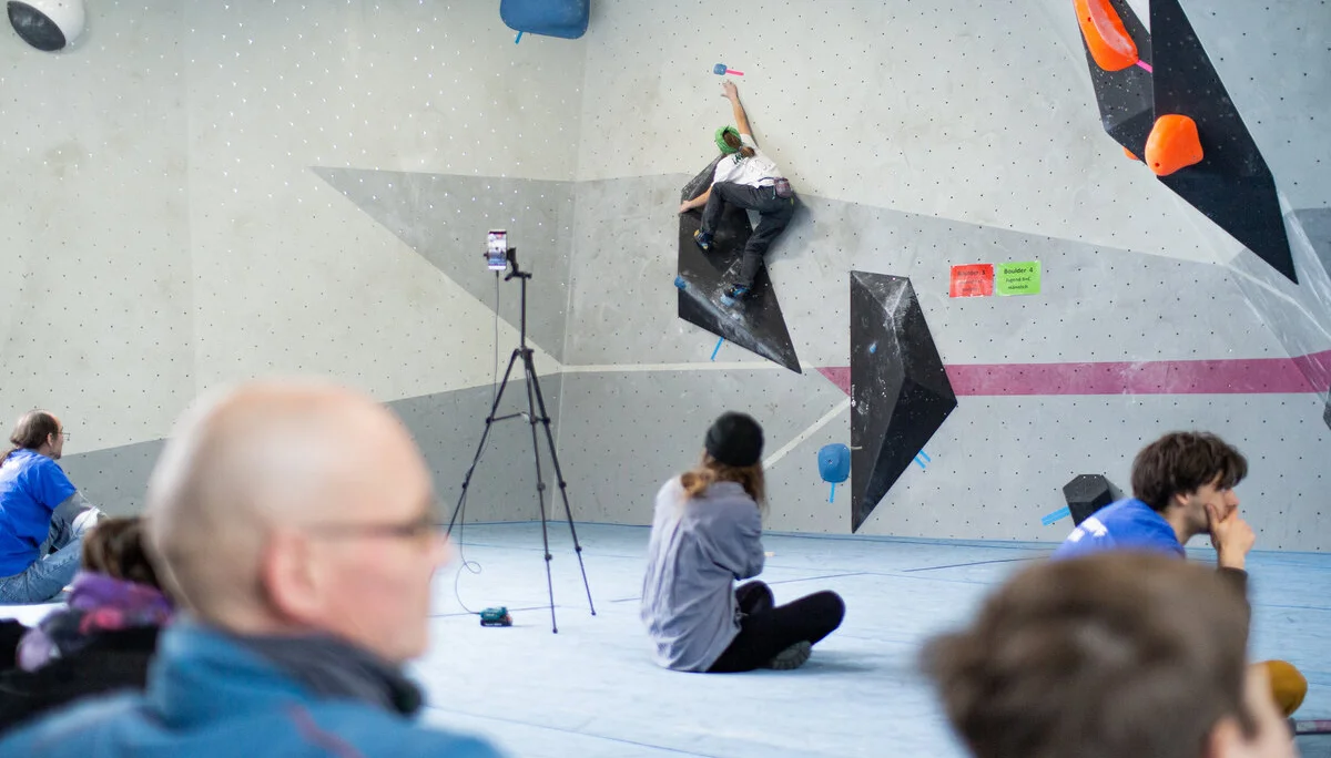 Landesmeisterschaft_Bouldern_Berlin_Sachsen_2022_Finale_Jugend_BC | © Kilian Dorner