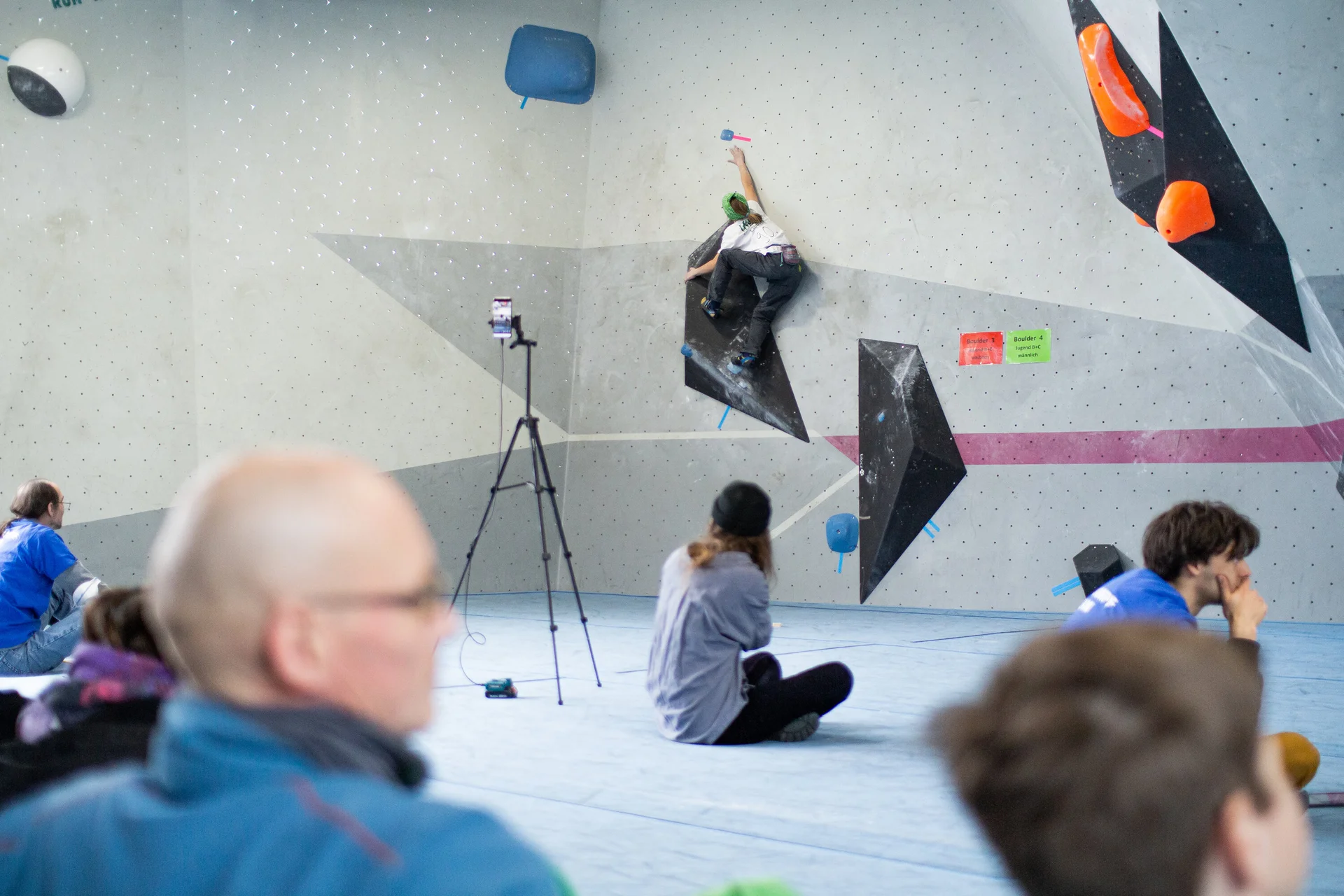 Landesmeisterschaft_Bouldern_Berlin_Sachsen_2022_Finale_Jugend_BC | © Kilian Dorner