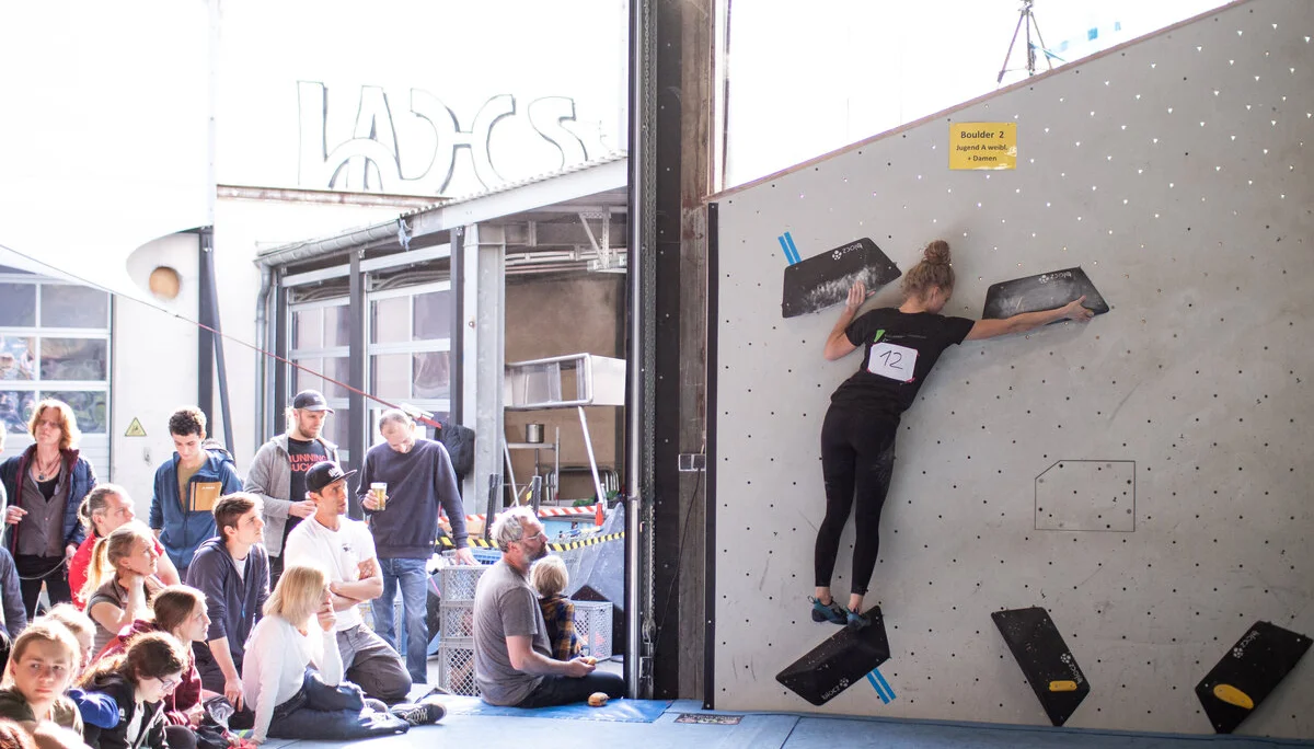 Landesmeisterschaft_Bouldern_Berlin_Sachsen_2022_Finale_Jugend_A_Erwachsene | © Kilian Dorner