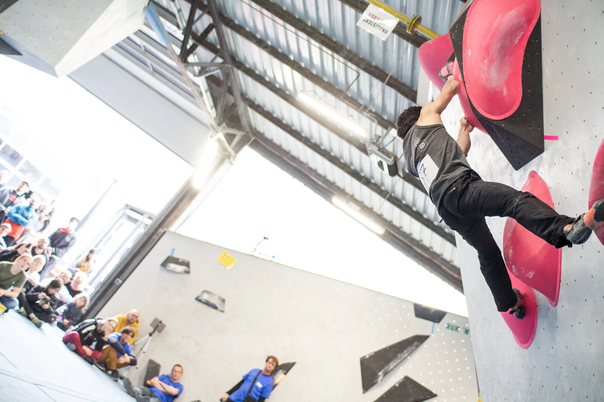 Landesmeisterschaft_Bouldern_Berlin_Sachsen_2022_Finale_Jugend_A_Erwachsene | © Kilian Dorner