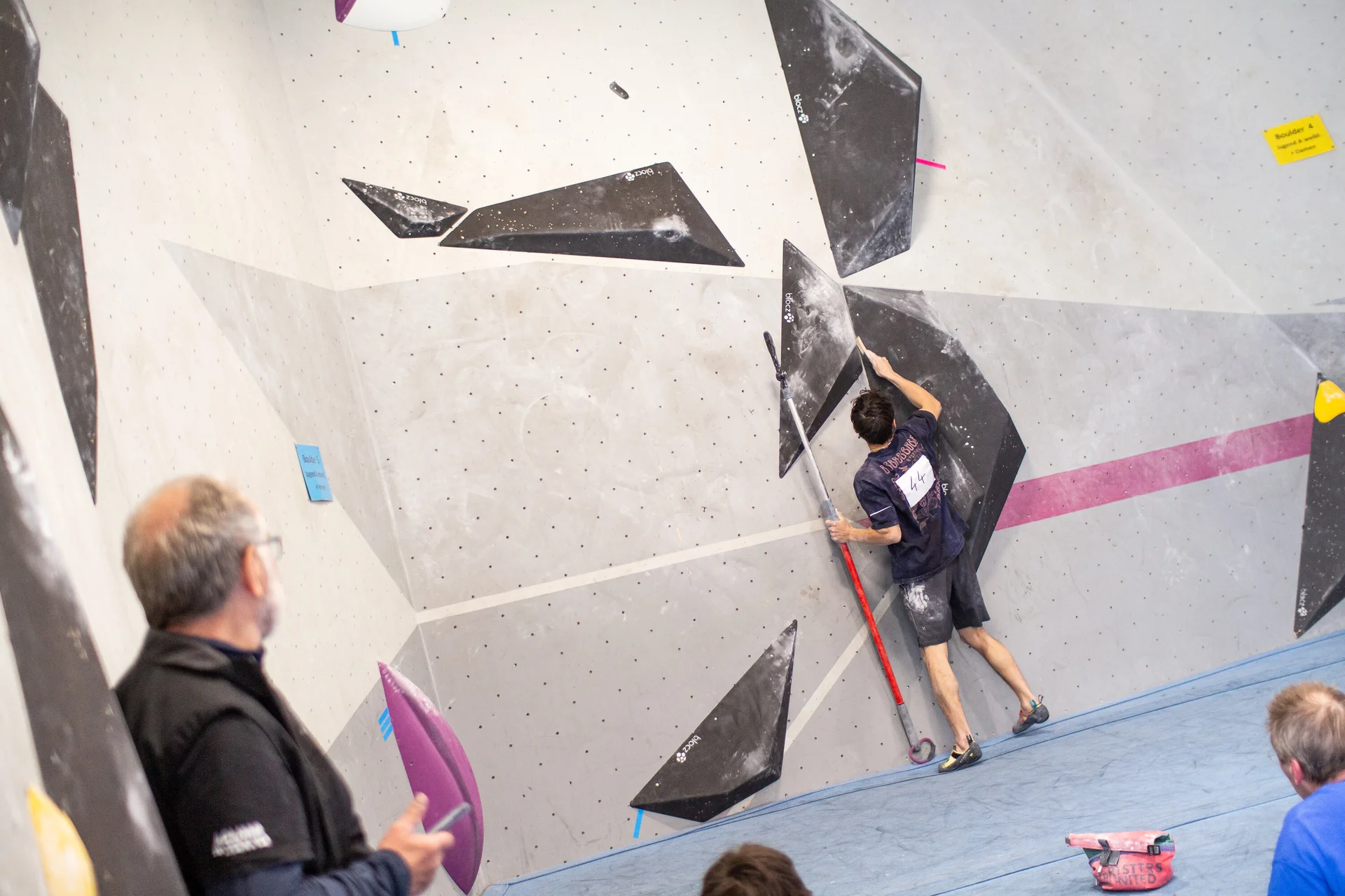 Landesmeisterschaft_Bouldern_Berlin_Sachsen_2022_Finale_Jugend_A_Erwachsene | © Kilian Dorner