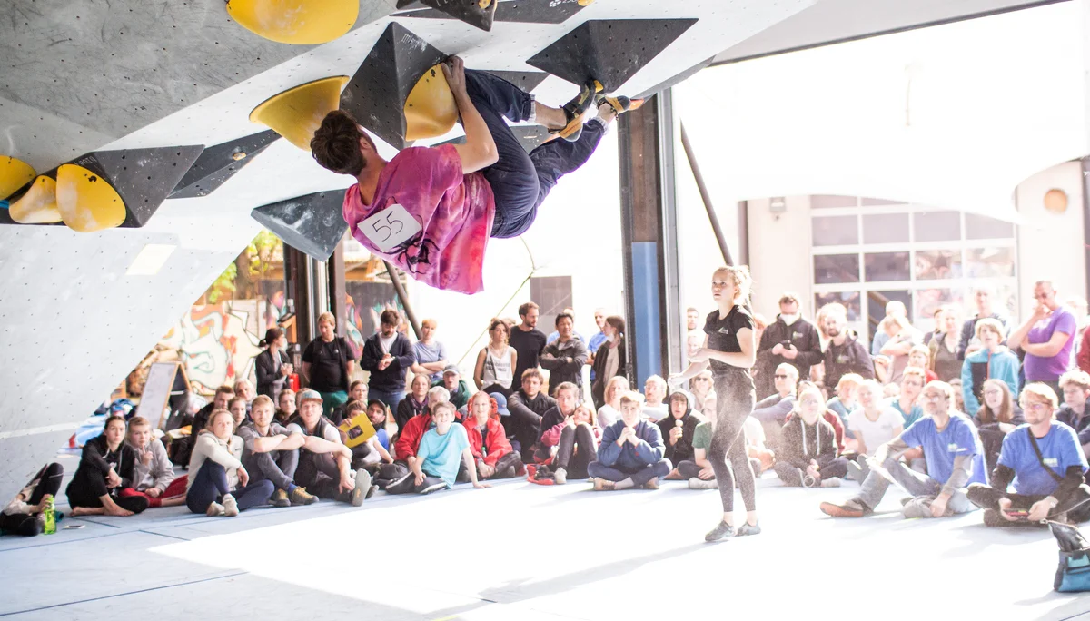 Landesmeisterschaft_Bouldern_Berlin_Sachsen_2022_Finale_Jugend_A_Erwachsene | © Kilian Dorner
