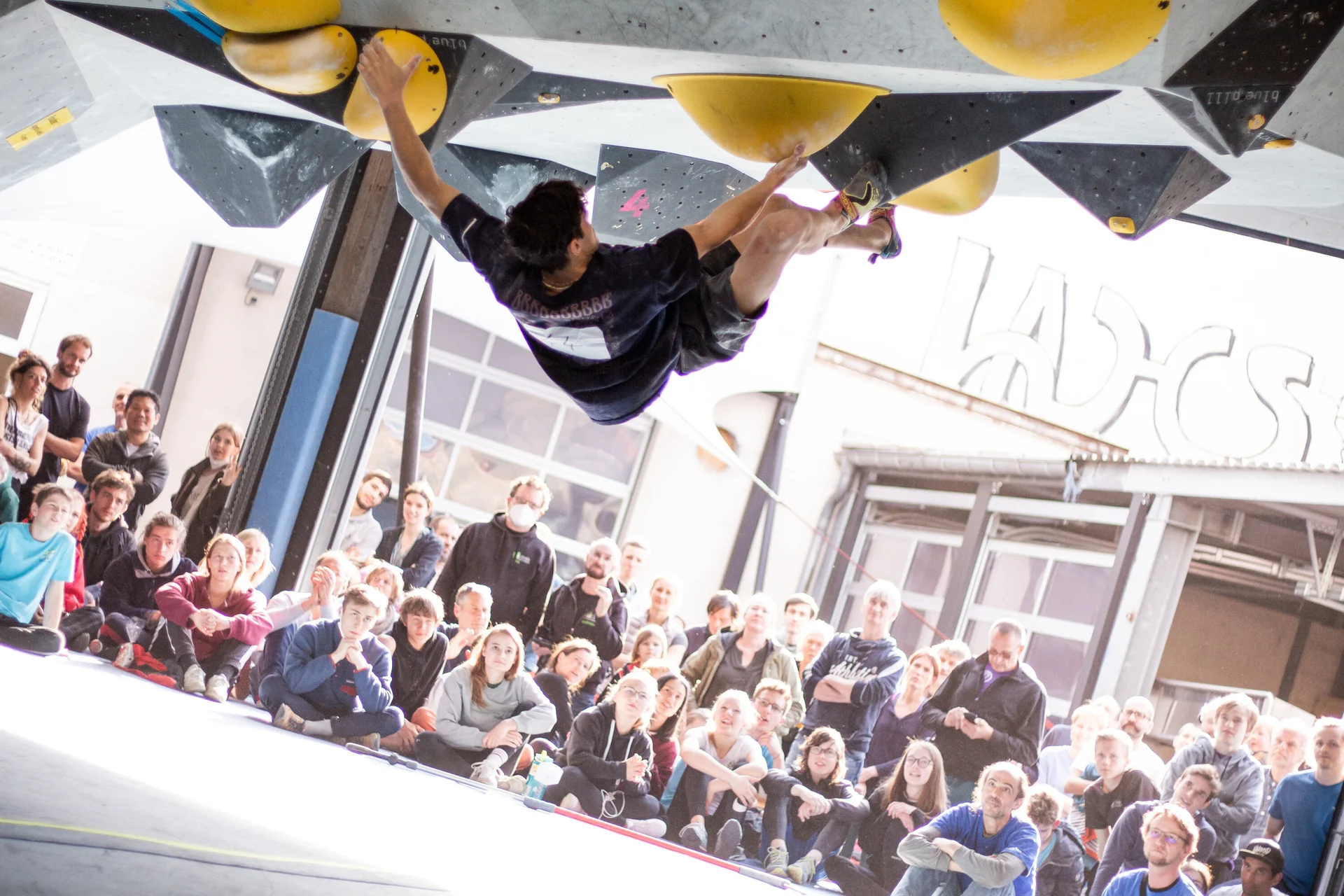 Landesmeisterschaft_Bouldern_Berlin_Sachsen_2022_Finale_Jugend_A_Erwachsene | © Kilian Dorner