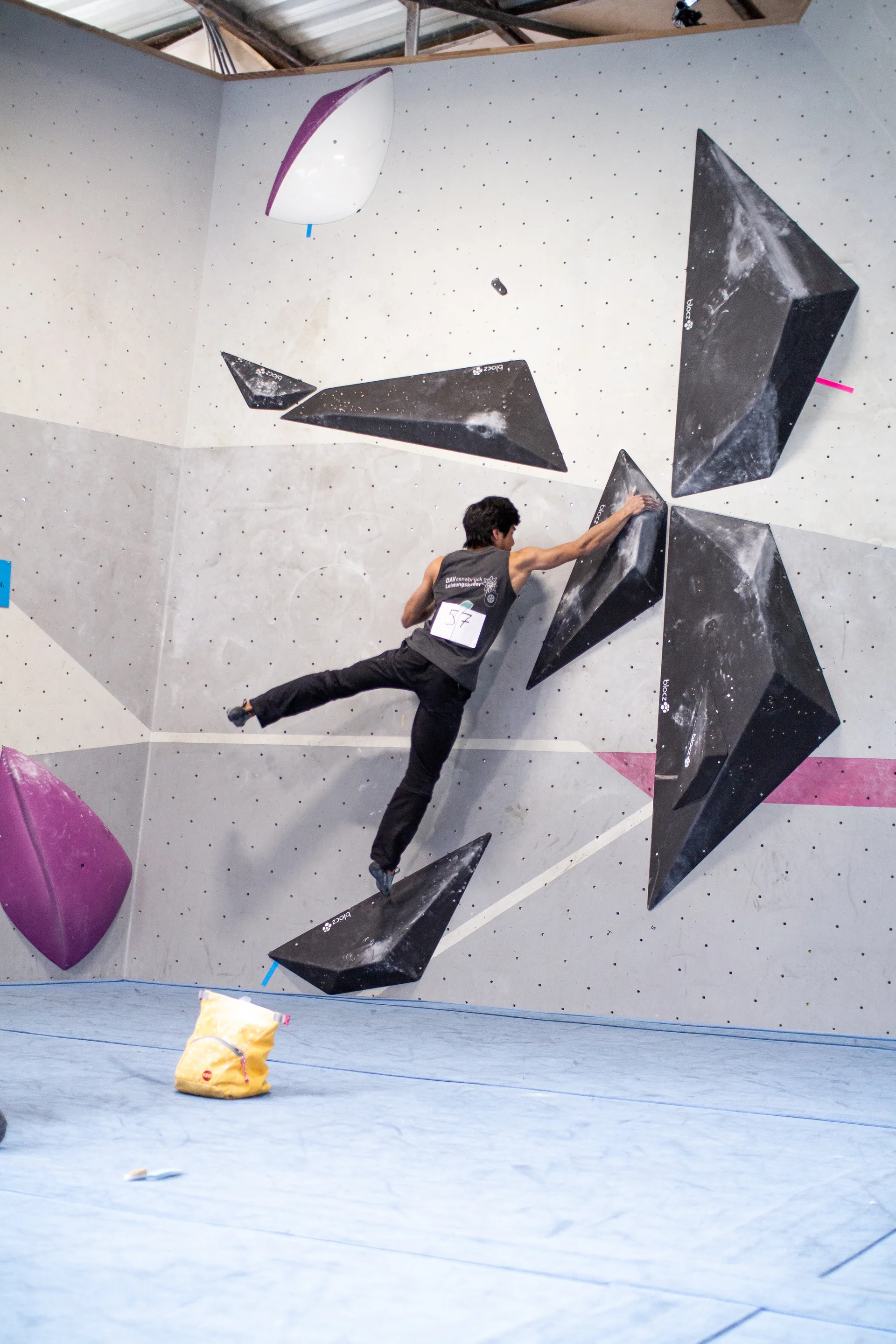Landesmeisterschaft_Bouldern_Berlin_Sachsen_2022_Finale_Jugend_A_Erwachsene | © Kilian Dorner