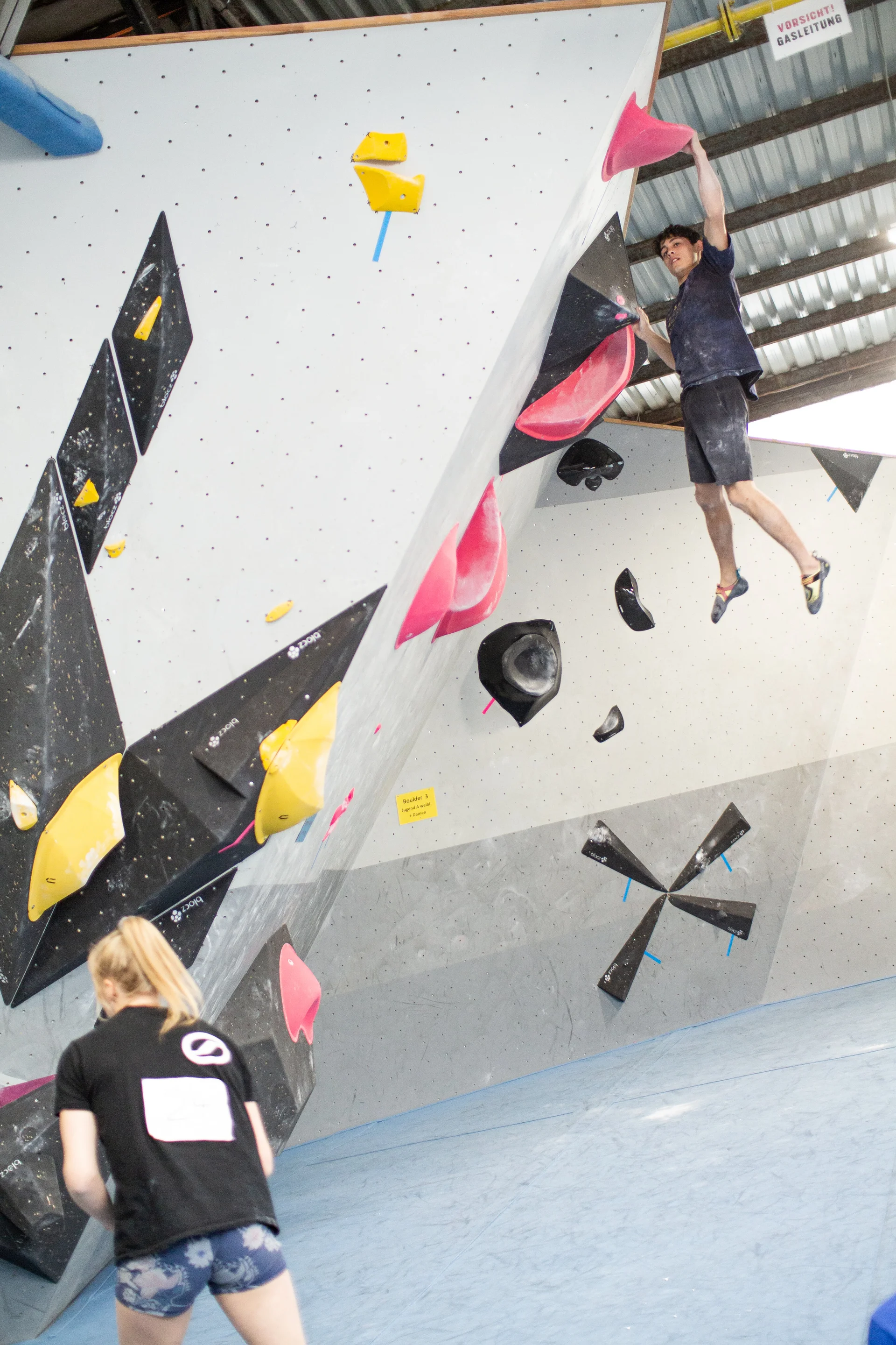 Landesmeisterschaft_Bouldern_Berlin_Sachsen_2022_Finale_Jugend_A_Erwachsene | © Kilian Dorner