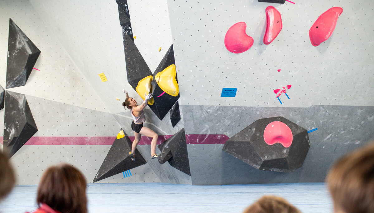 Landesmeisterschaft_Bouldern_Berlin_Sachsen_2022_Finale_Jugend_A_Erwachsene | © Kilian Dorner Landesmeisterschaft_Bouldern_Berlin_Sachsen_2022_Finale_Jugend_A_Erwachsene | © Kilian Dorner