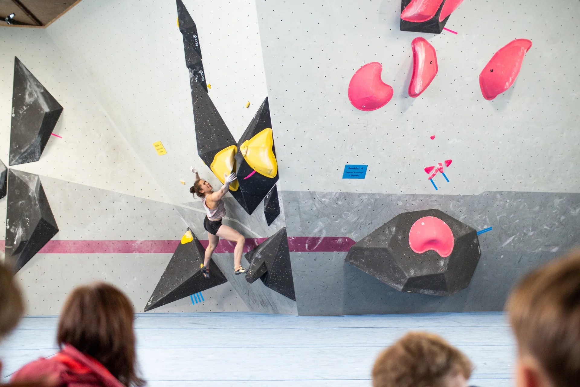 Landesmeisterschaft_Bouldern_Berlin_Sachsen_2022_Finale_Jugend_A_Erwachsene | © Kilian Dorner