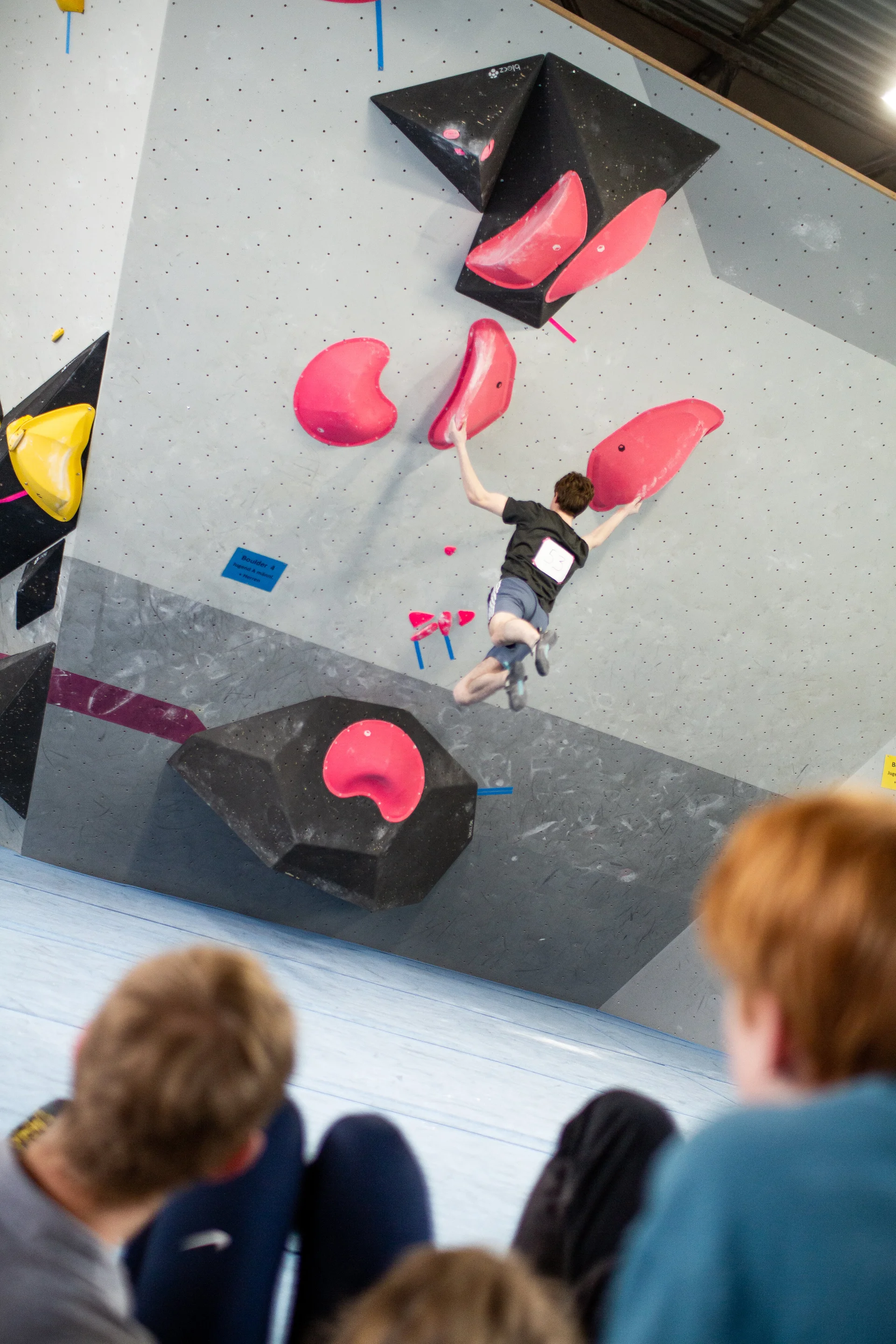Landesmeisterschaft_Bouldern_Berlin_Sachsen_2022_Finale_Jugend_A_Erwachsene | © Kilian Dorner