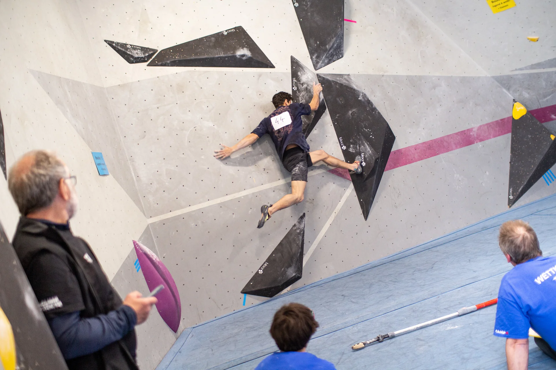 Landesmeisterschaft_Bouldern_Berlin_Sachsen_2022_Finale_Jugend_A_Erwachsene | © Kilian Dorner