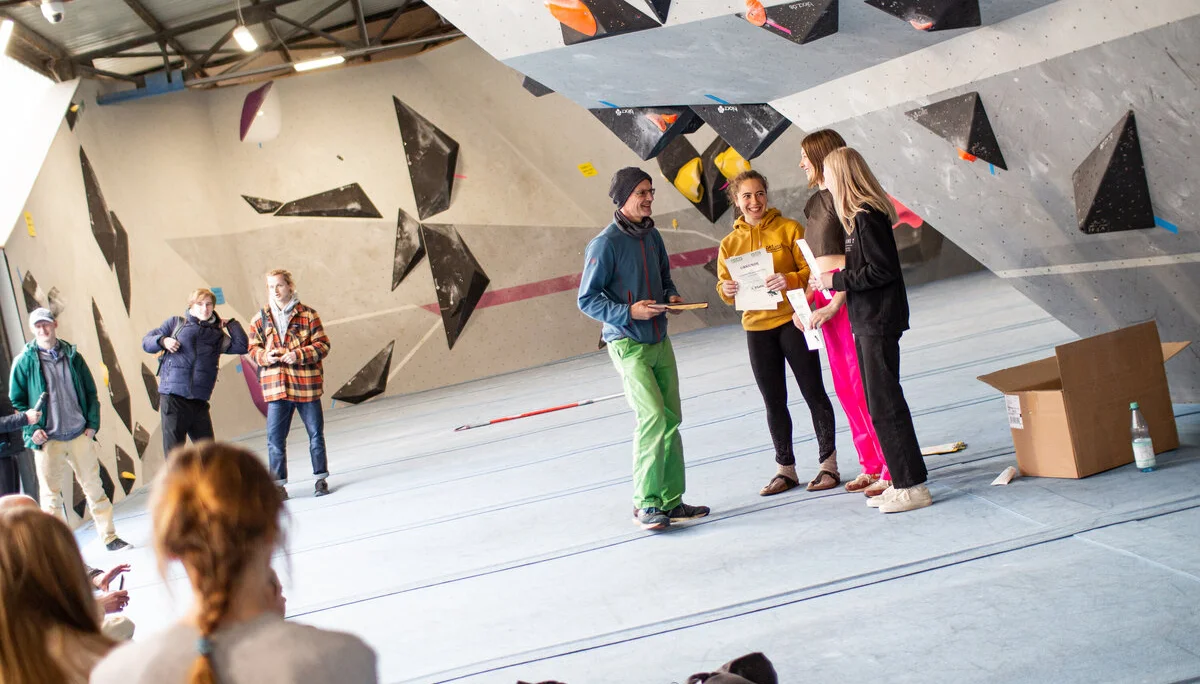 Landesmeisterschaft_Bouldern_Berlin_Sachsen_2022_Finale_Jugend_A_Erwachsene | © Kilian Dorner